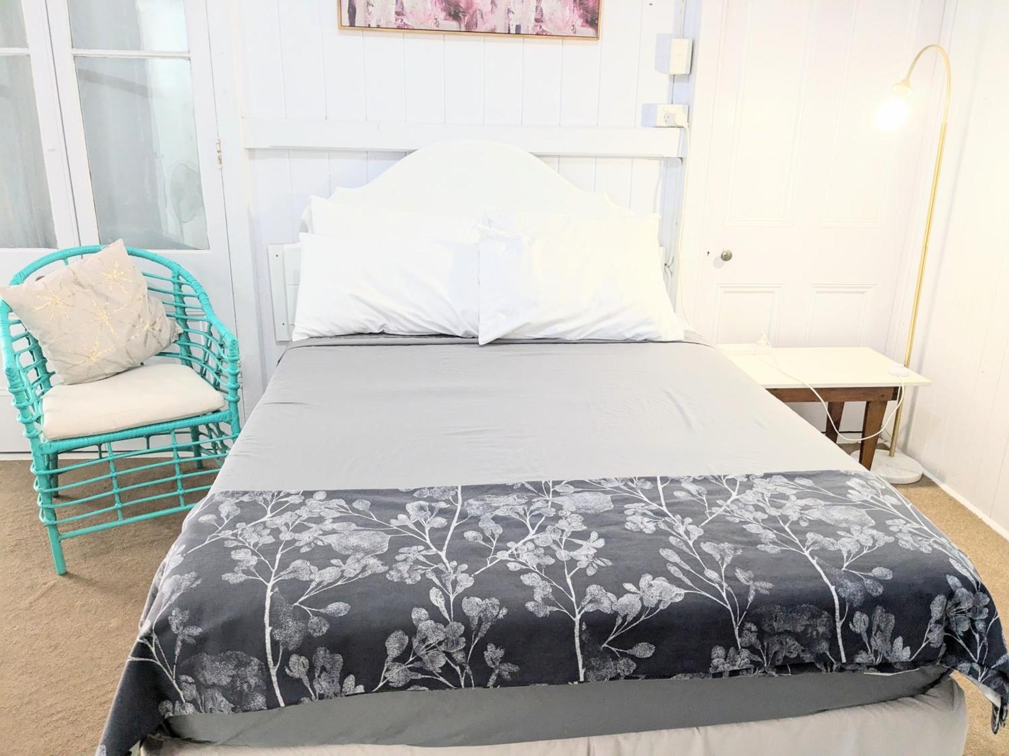 Spacious Apartment *